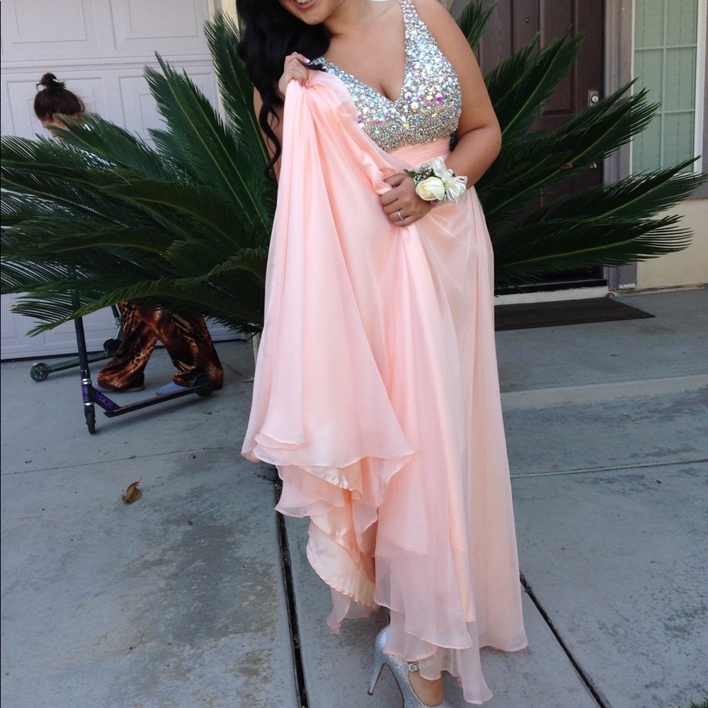 Glamorous formal gown! 💃🏻